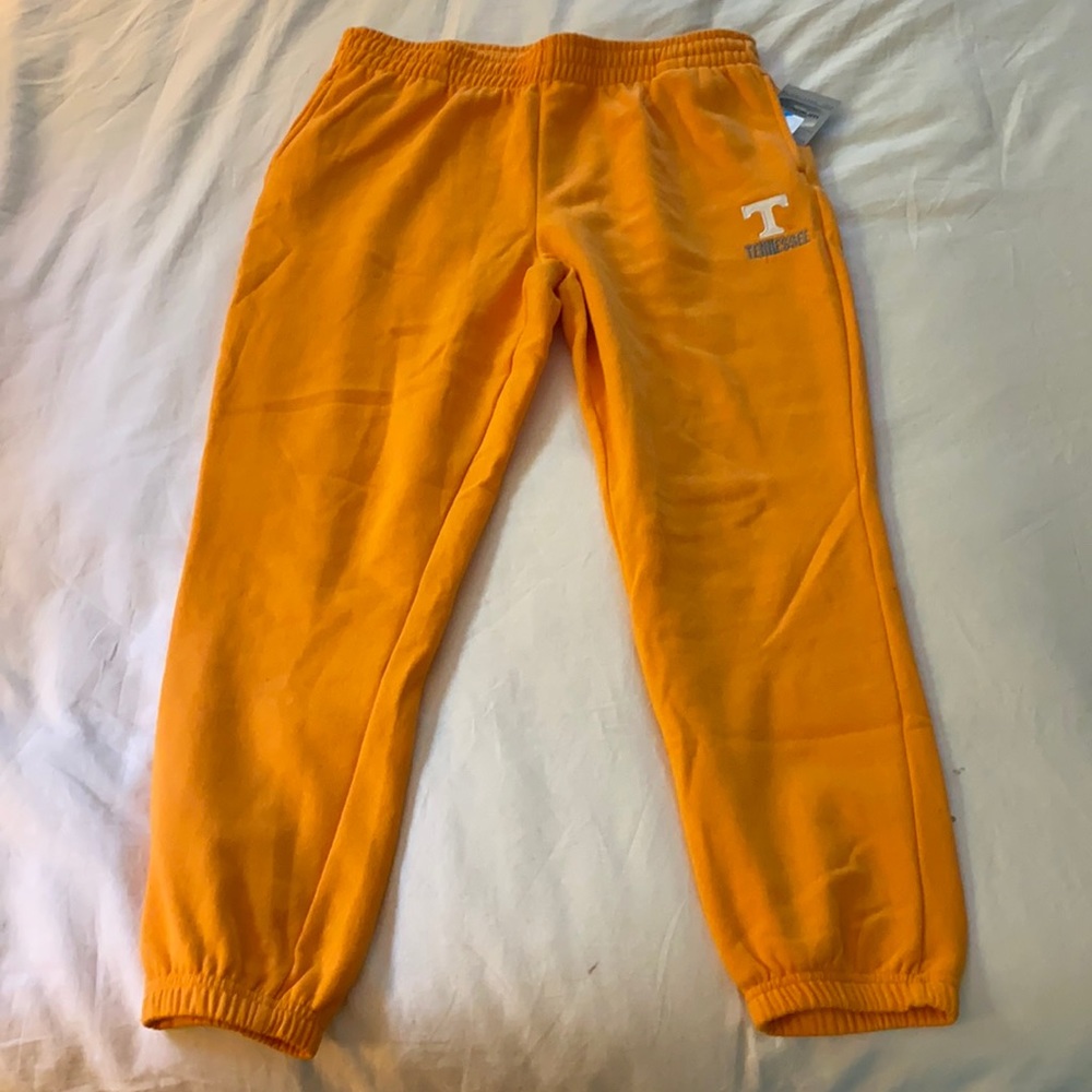 Tennessee Vols sweat pants.